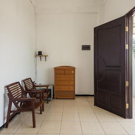 Reddoorz Near Widya Mandala University Σουραμπάγια Εξωτερικό φωτογραφία