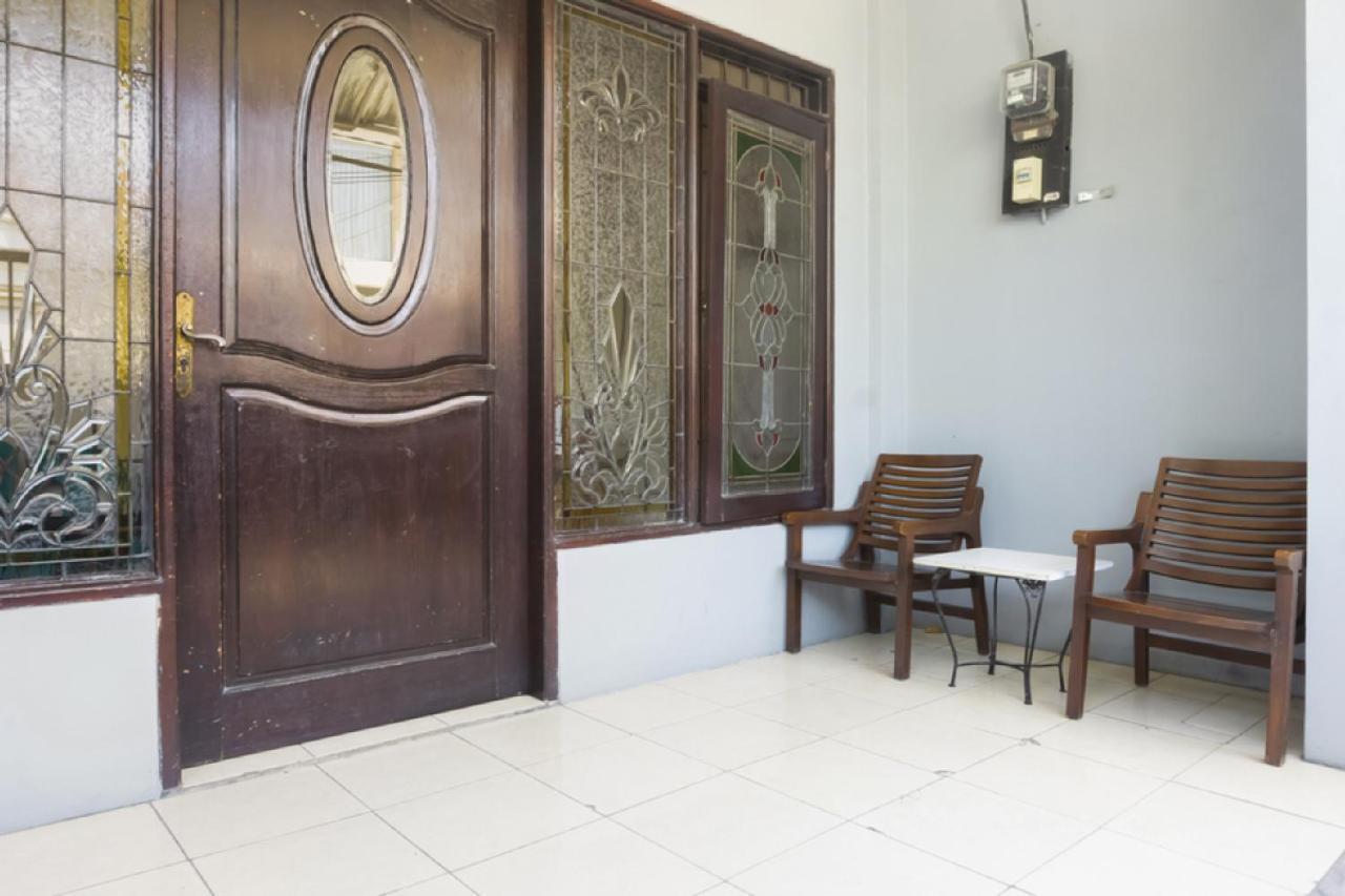 Reddoorz Near Widya Mandala University Σουραμπάγια Εξωτερικό φωτογραφία