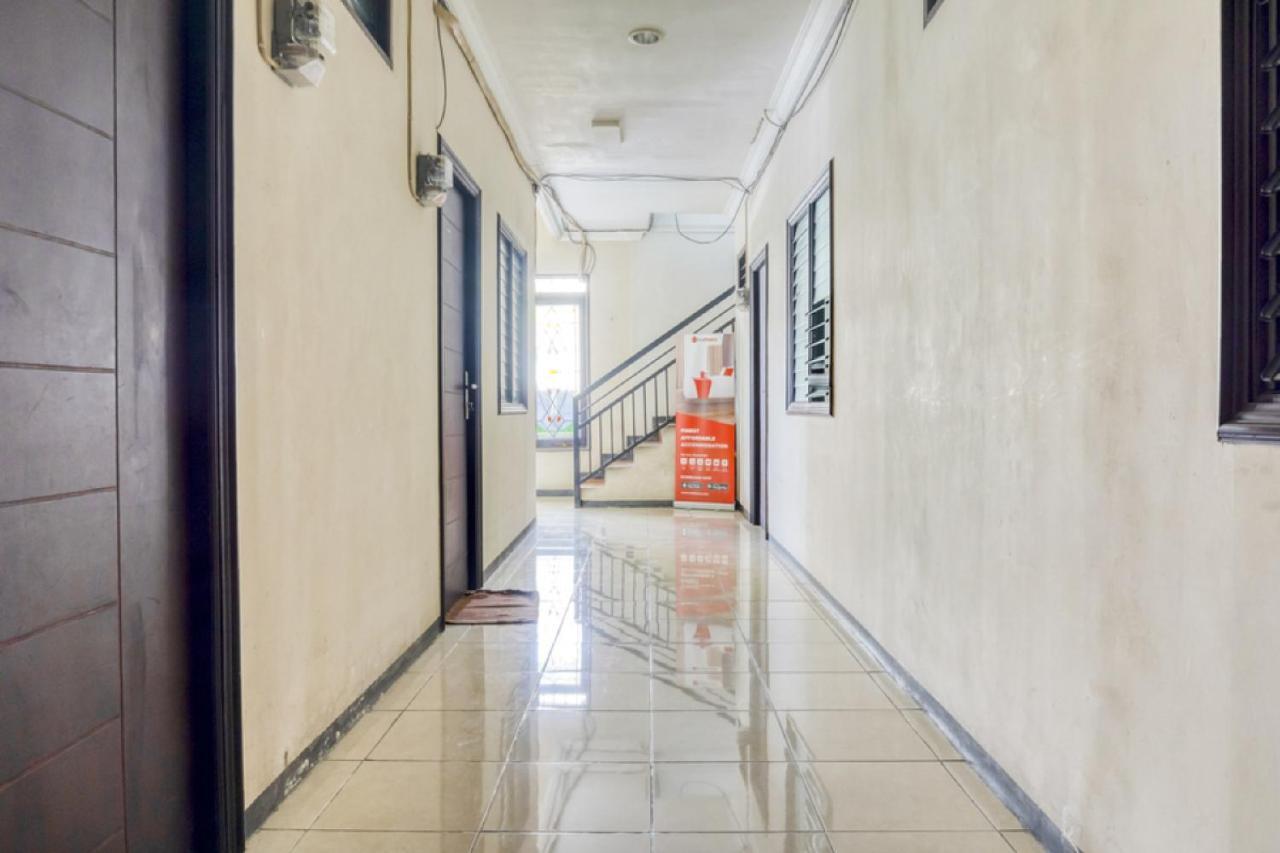 Reddoorz Near Widya Mandala University Σουραμπάγια Εξωτερικό φωτογραφία