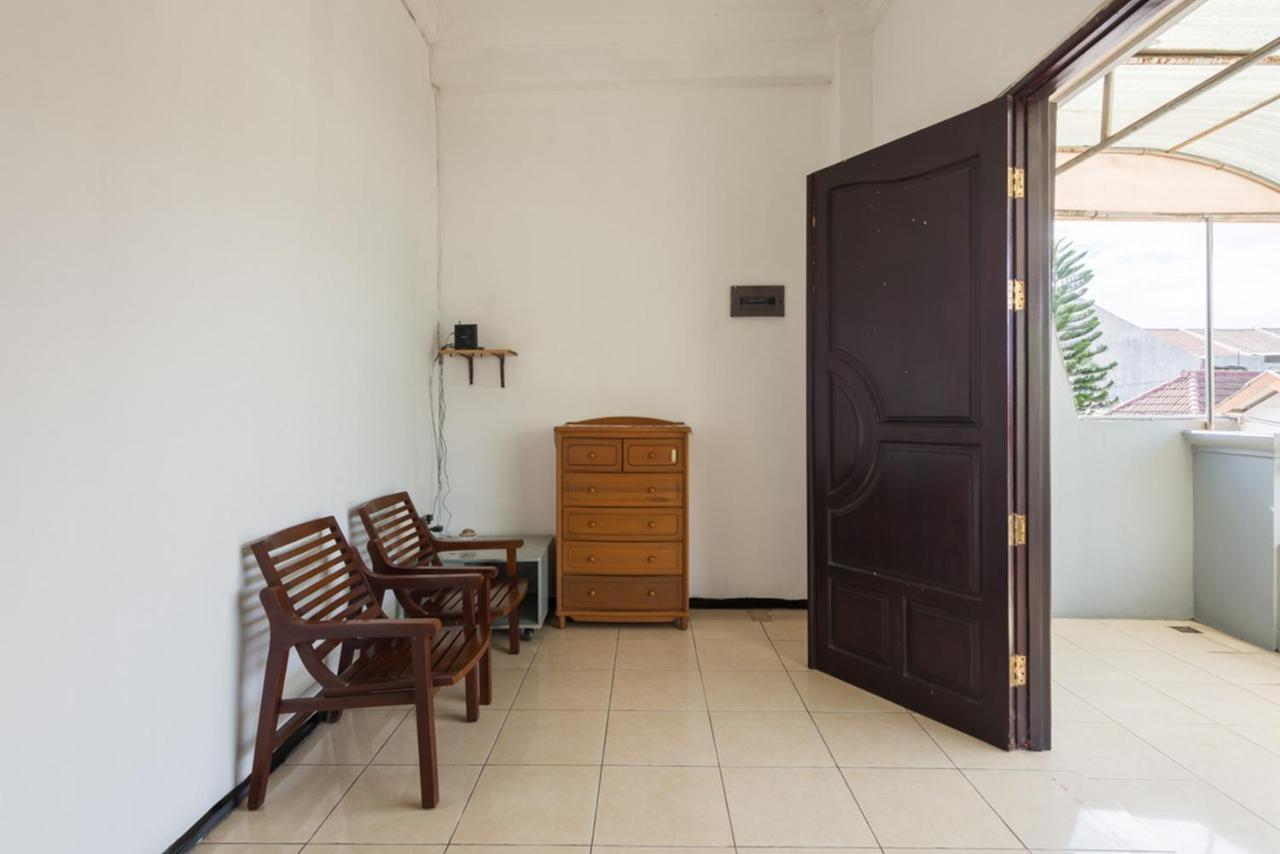 Reddoorz Near Widya Mandala University Σουραμπάγια Εξωτερικό φωτογραφία