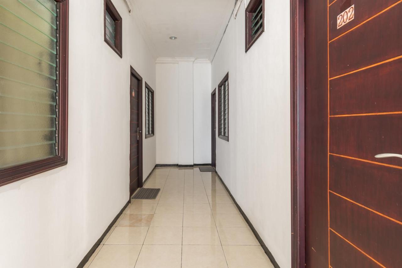 Reddoorz Near Widya Mandala University Σουραμπάγια Εξωτερικό φωτογραφία