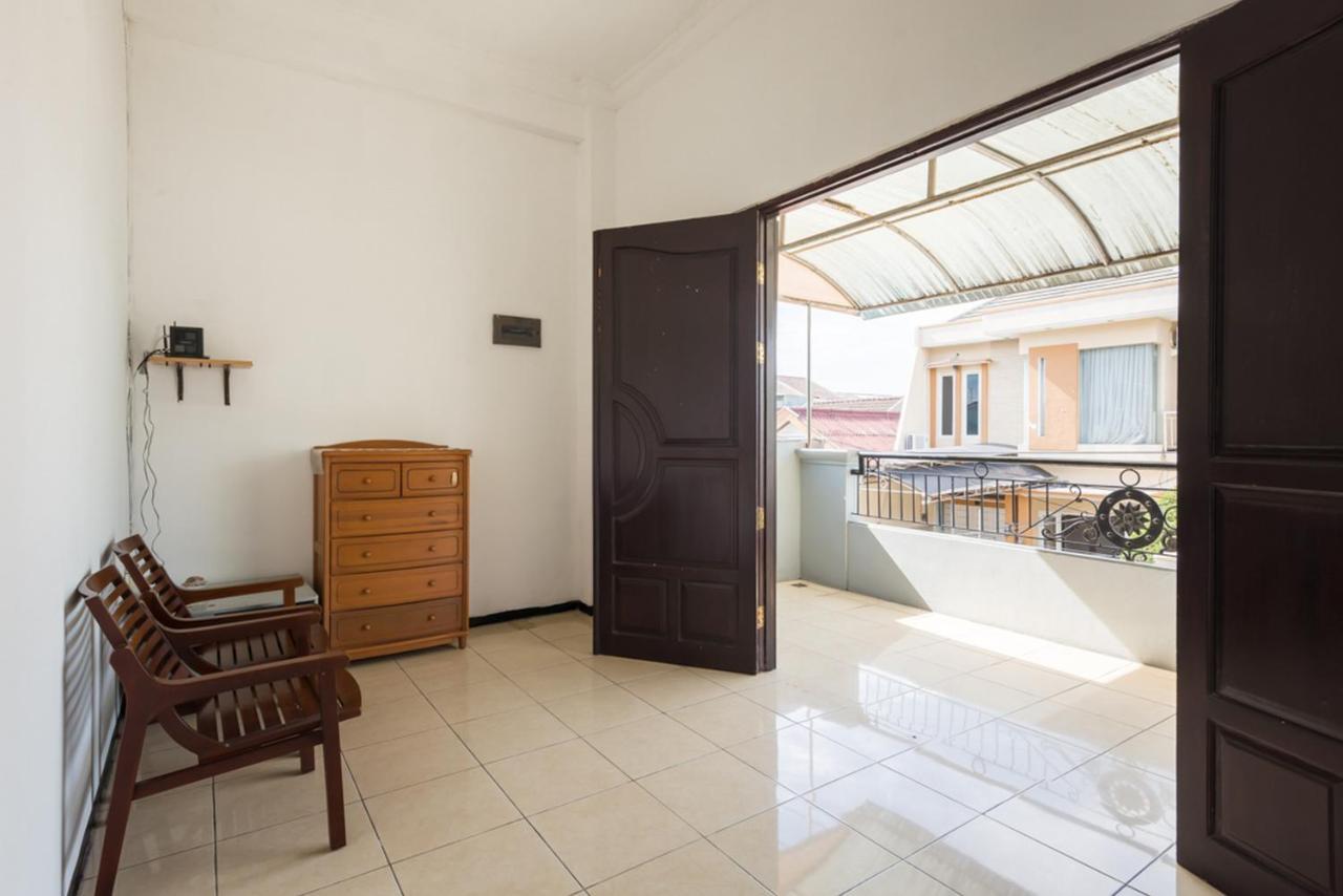 Reddoorz Near Widya Mandala University Σουραμπάγια Εξωτερικό φωτογραφία