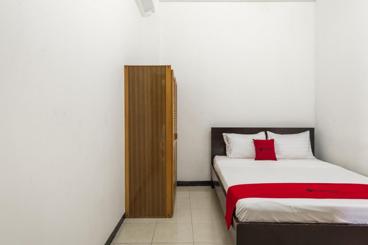 Reddoorz Near Widya Mandala University Σουραμπάγια Εξωτερικό φωτογραφία